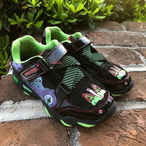Monster Jam Grave Digger Lightup 